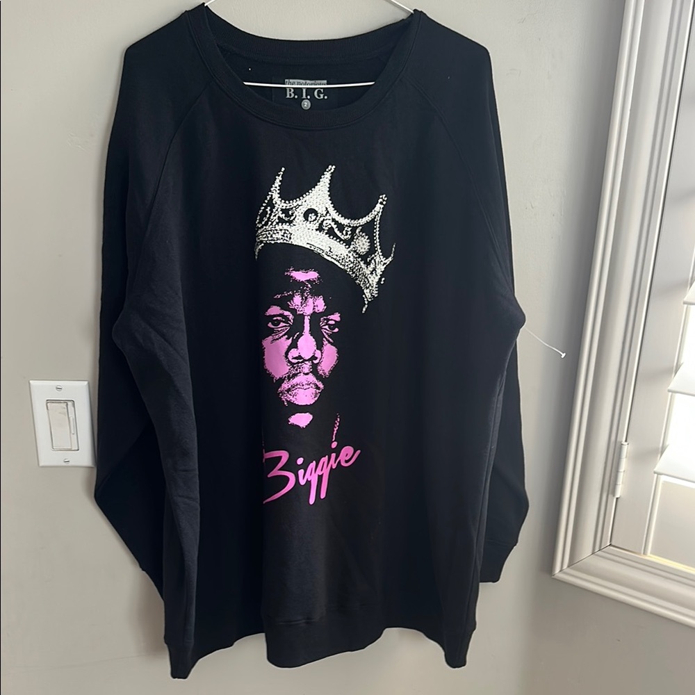 Black and Pink Sweatshirt with Stylish Design